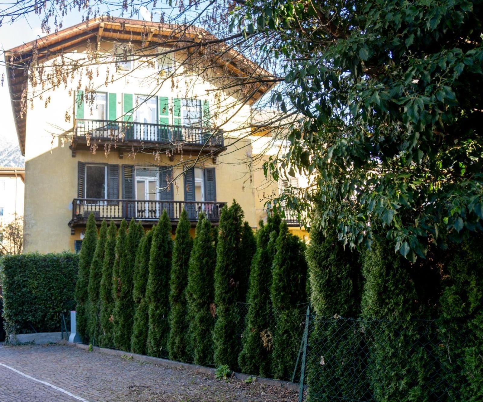 Guesthouse Diwine Merano Exteriör bild Villa Confalonieri