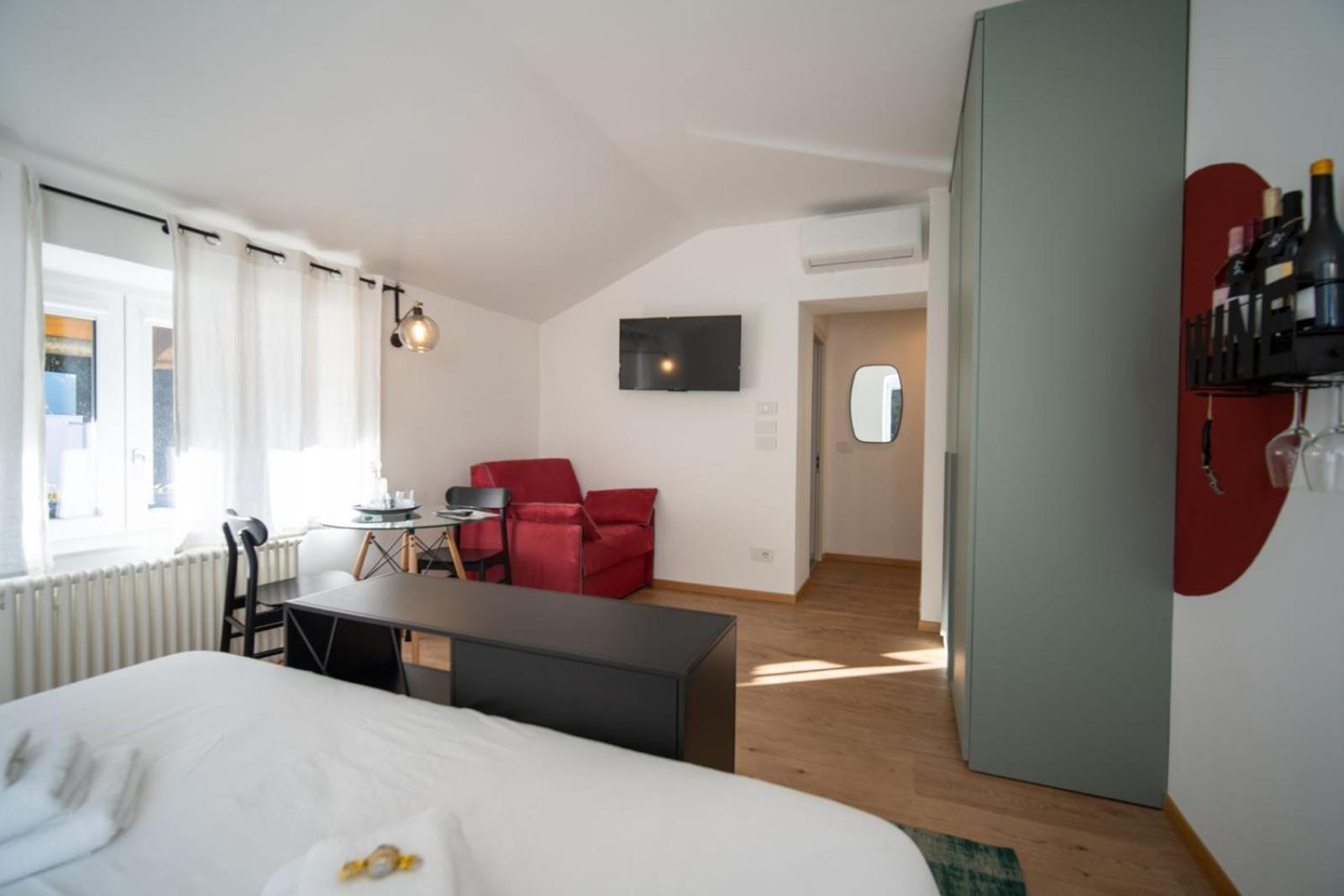 Guesthouse Diwine Merano Exteriör bild A room at the hotel